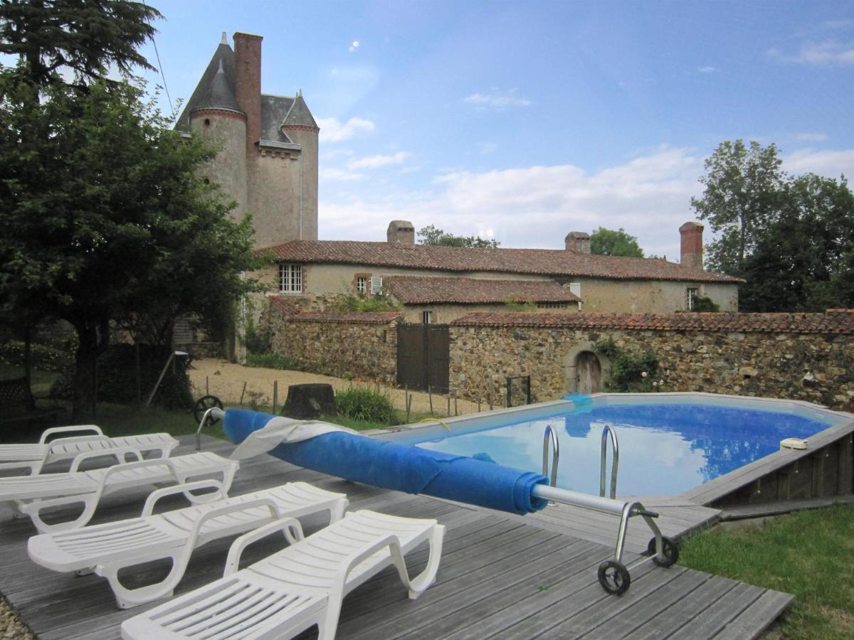 Magnificent Holiday Home With Pool Saint-Paul-du-Bois Habitación foto